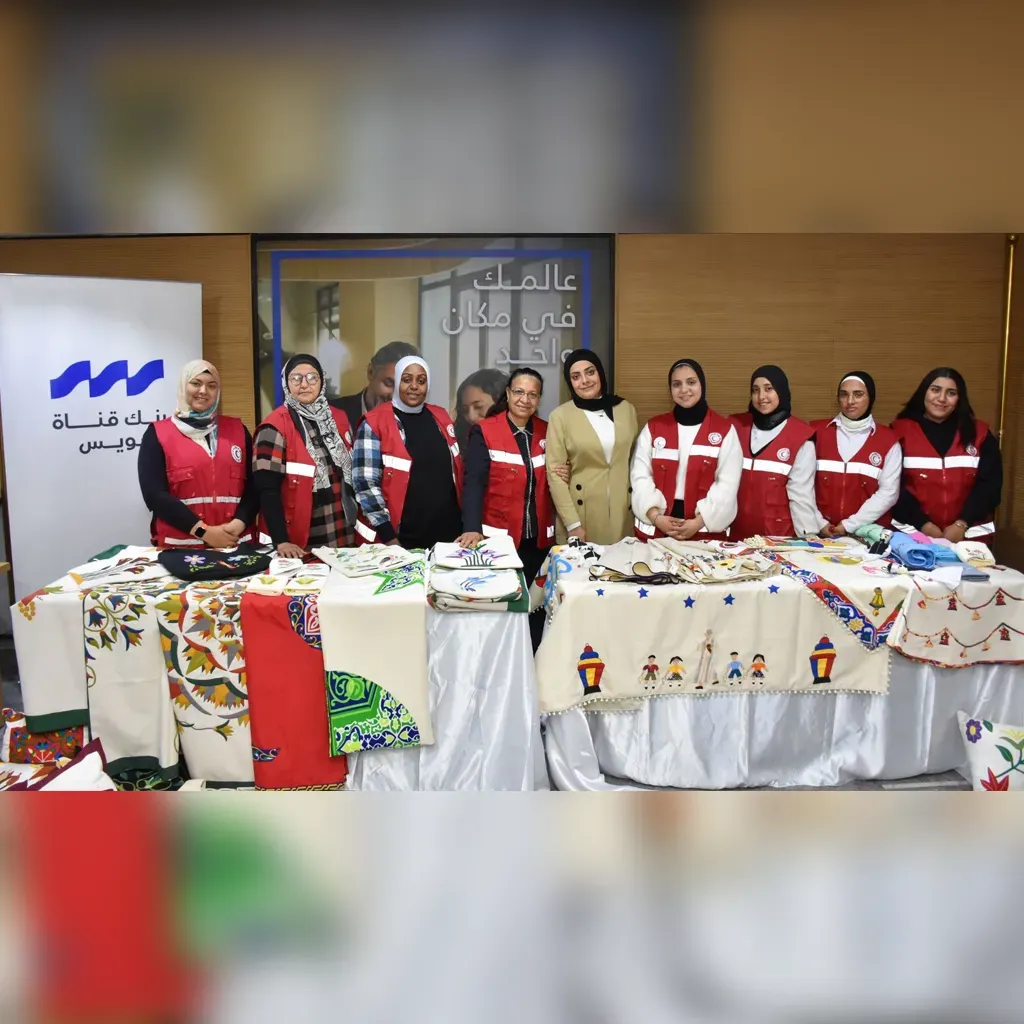Suez Canal Bank organized an exhibition to support women producers in cooperation with the Egyptian Red Crescent as part of a series of weekly exhibitions celebrating Women’s Month